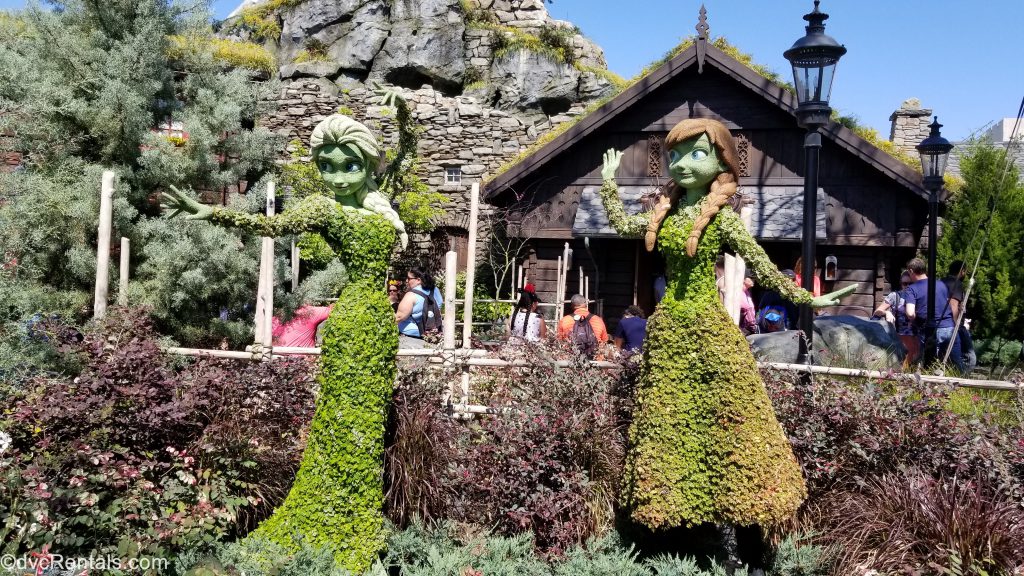 Anna and Elsa topiaries