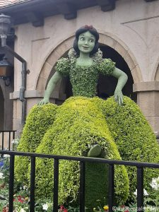 Snow White topiary from the Epcot international Flower and Garden festival