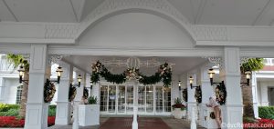 outdoor decorations at the Villas at Disney’s Grand Floridian