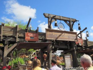 Big Thunder Mountain entrance and wait time signs