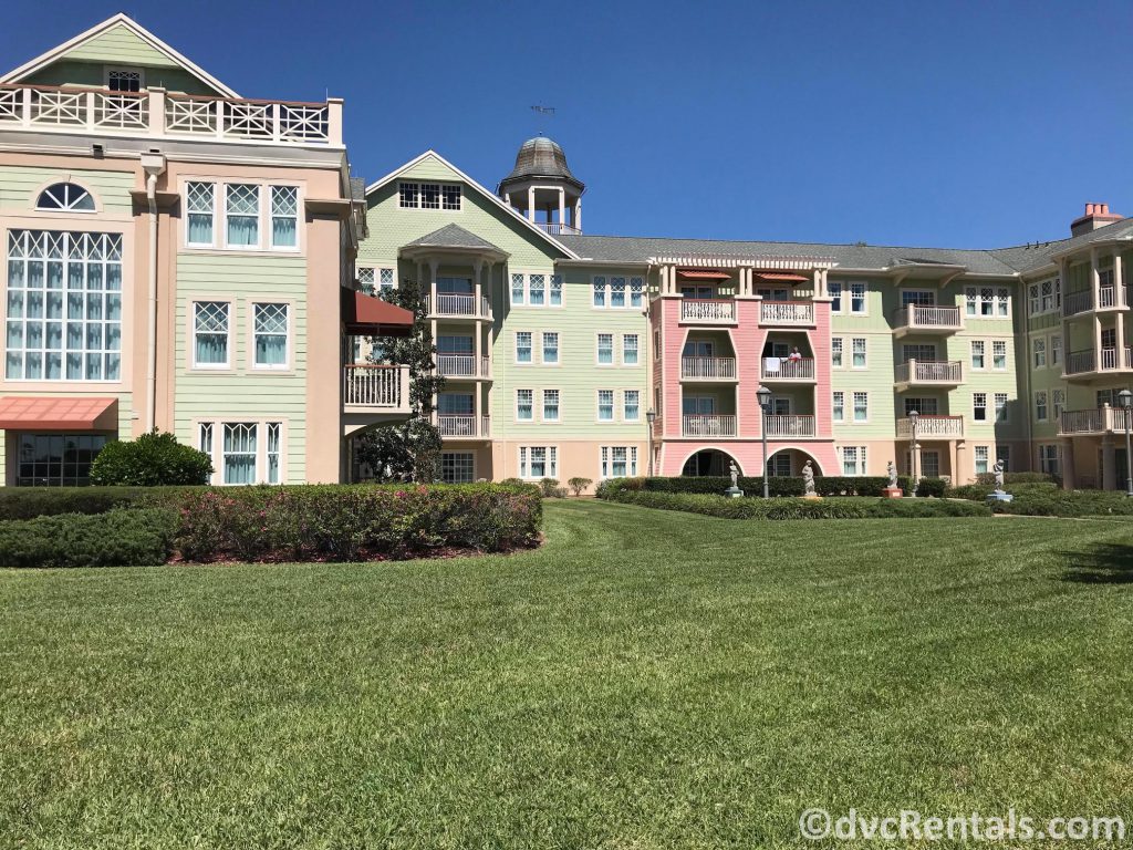 exterior shot of the villas at Disney’s Saratoga Springs Resort & Spa