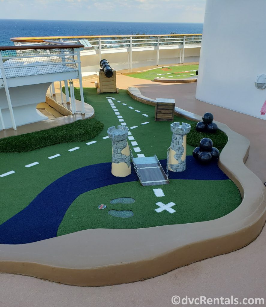 Mini-golf course on the Disney Dream