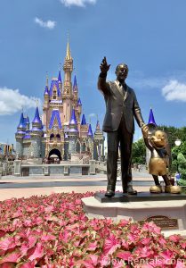 Partners statue in front of Cinderella Castle