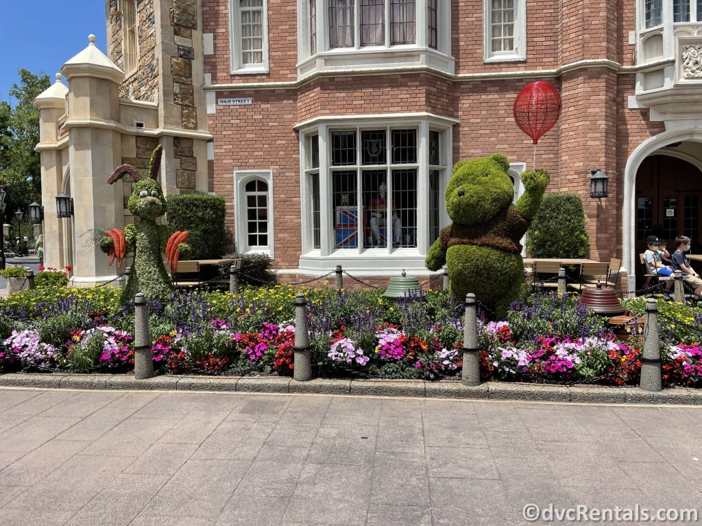 Winnie the Pooh and Rabbit topiaries at the Taste of Epcot International Flower & Garden Festival