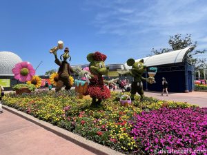 Minnie, Goofy and Mickey Topiaries