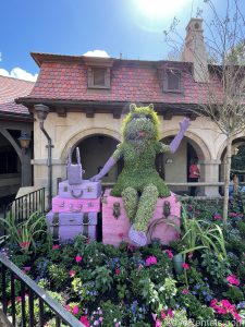 Miss Piggy topiary from the Epcot International Flower & Garden Festival