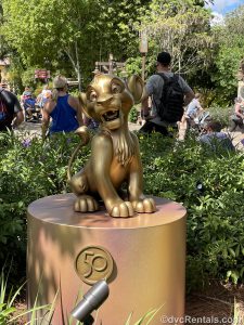 Simba Gold Statue