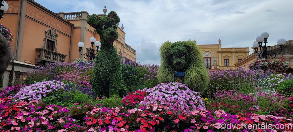 Lady and the Tramp topiaries at Epcot