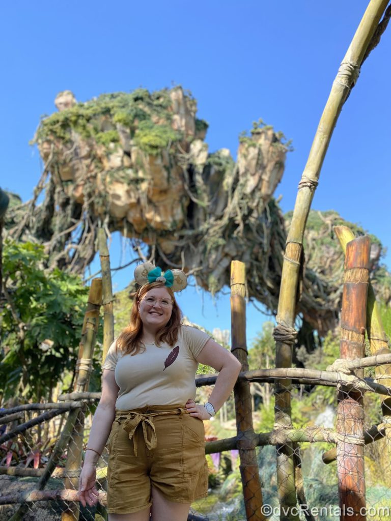 Meagan standing in front of a floating island in Pandora – The World of Avatar in Animal Kingdom Park