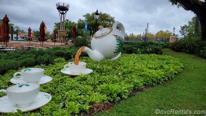 Large Teapot and Tea Cups Decoration